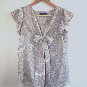 XS flutter sleeve blouse floral bow
